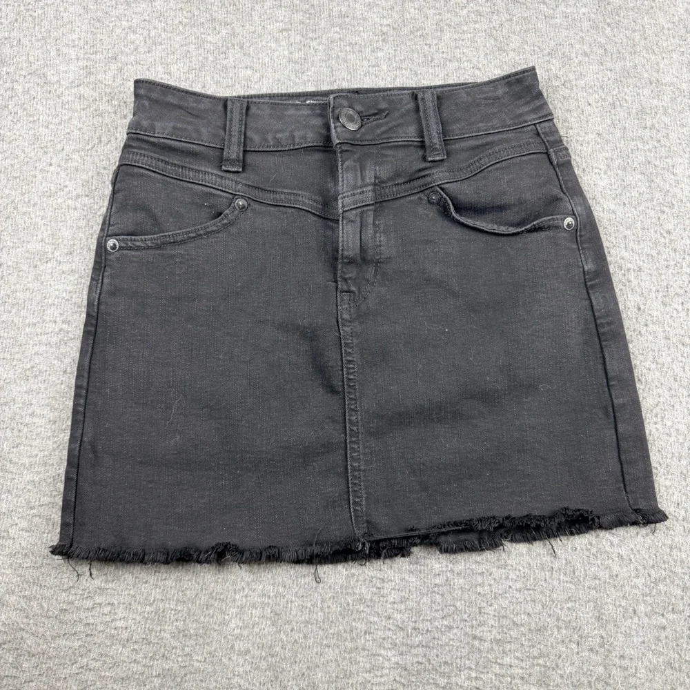 American Eagle Women's 0 Hi-Rise‎ Mini Skirt Black Denim Stretch Raw Hem